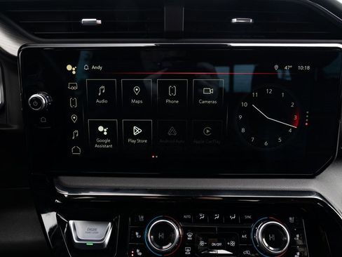 Used 2024 GMC Sierra 2500 AT4 w/ Technology Package image 13