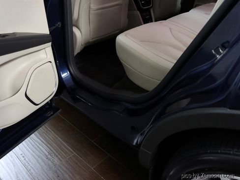 Used 2017 Lincoln MKX Reserve w/ Lincoln MKX Climate Package image 28