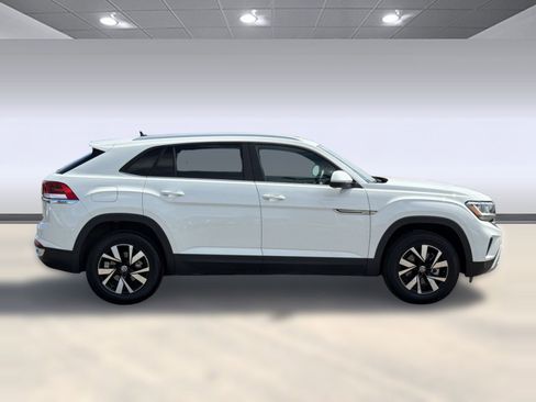 Certified 2023 Volkswagen Atlas Cross Sport SE image 8
