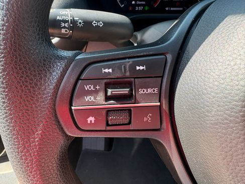 Certified 2023 Honda HR-V LX image 13