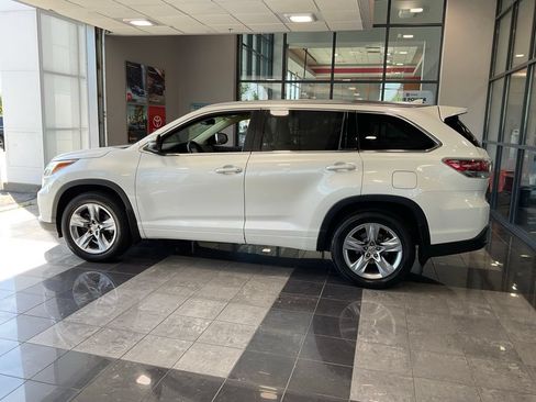 Used 2015 Toyota Highlander Limited AWD/4WD image 4