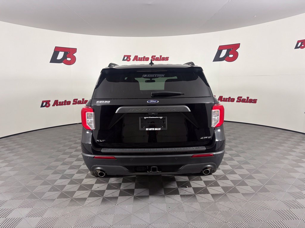 Used 2024 Ford Explorer XLT w/ Equipment Group 202A AWD/4WD image 7