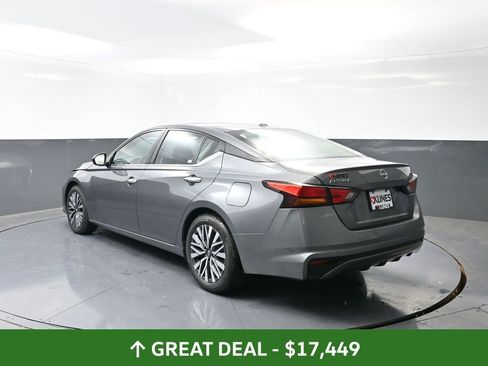 Used 2024 Nissan Altima 2.5 SV image 13