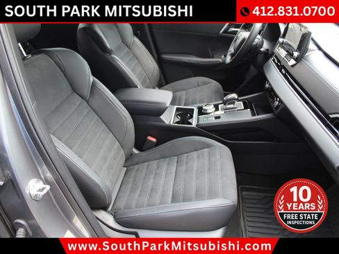 Used 2023 Mitsubishi Outlander SE AWD/4WD image 14