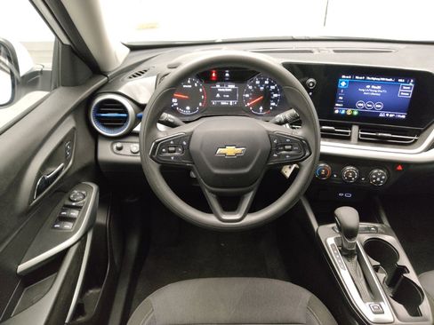 Used 2024 Chevrolet Trax LS w/ LS Convenience Package FWD image 22