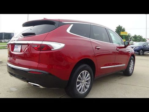 Used 2024 Buick Enclave Premium image 6