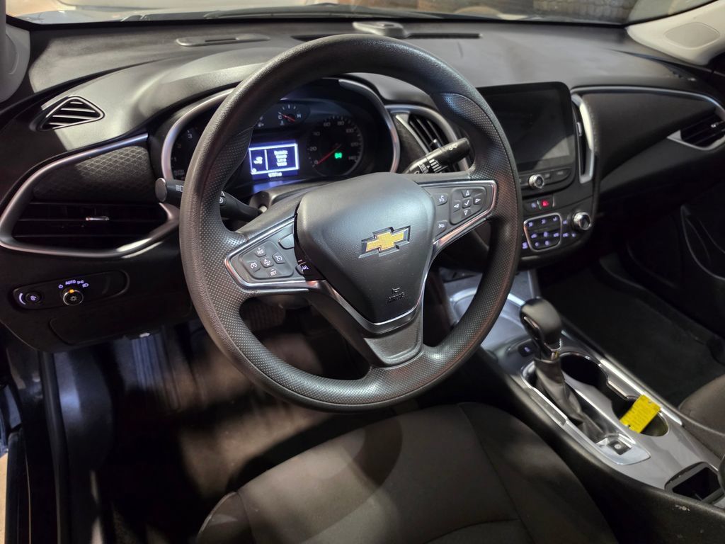 Used 2024 Chevrolet Malibu LT FWD image 4