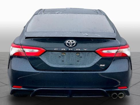 Used 2018 Toyota Camry SE FWD image 5
