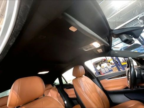 Used 2019 BMW X6 sDrive35i RWD image 22