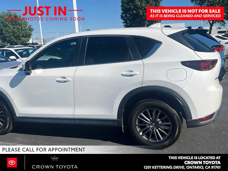 Used 2017 MAZDA CX-5 Touring w/ Preferred Equipment Package FWD image 5