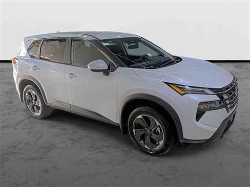 Used 2025 Nissan Rogue SV AWD/4WD image 5