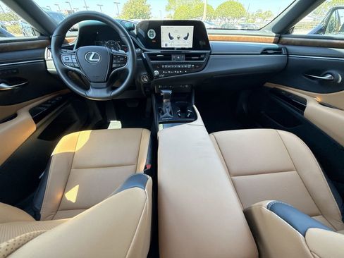 Used 2025 Lexus ES 350 w/ Premium Package image 19