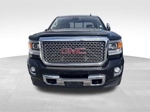 Used 2017 GMC Sierra 2500 Denali AWD/4WD image 4