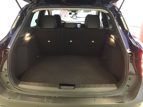 Used 2025 Nissan Kicks SR AWD/4WD image 8