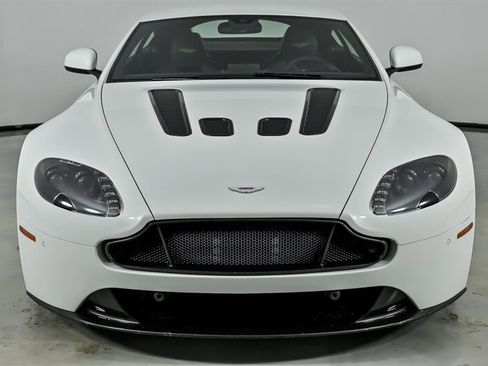 Used 2015 Aston Martin V12 Vantage S RWD image 4