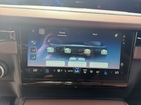 New 2026 Lincoln Navigator L Reserve AWD/4WD image 19