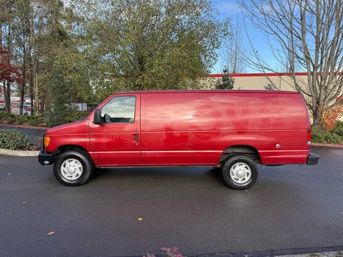 Used 2005 Ford E-350 and Econoline 350 Extended Super Duty image 5