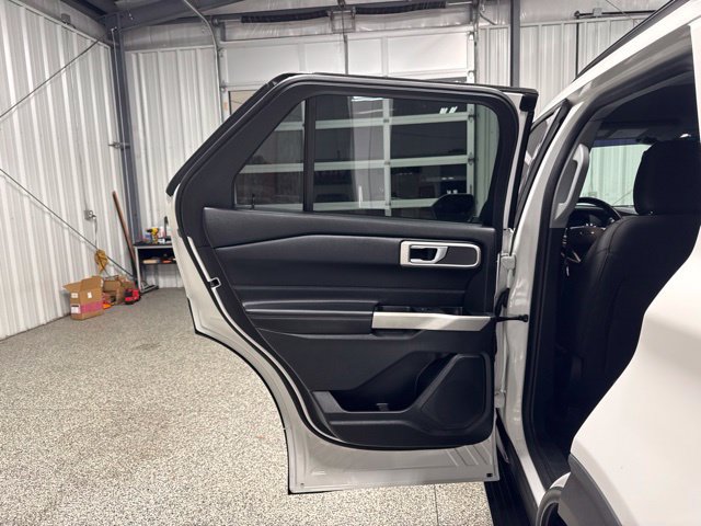 Used 2021 Ford Explorer XLT w/ Class III Trailer Tow Package AWD/4WD image 16