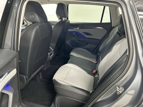 Certified 2026 Volkswagen Tiguan SE AWD/4WD image 19
