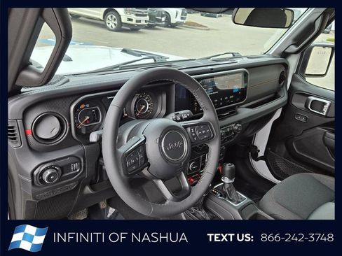 Used 2026 Jeep Wrangler Unlimited Rubicon AWD/4WD image 7