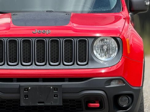 Used 2015 Jeep Renegade Trailhawk w/ Popular Equipment Group AWD/4WD image 12