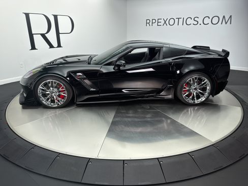 Used 2018 Chevrolet Corvette Z06 RWD image 14