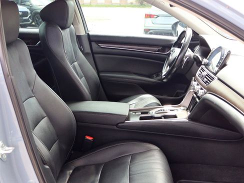 Used 2021 Honda Accord Touring image 15