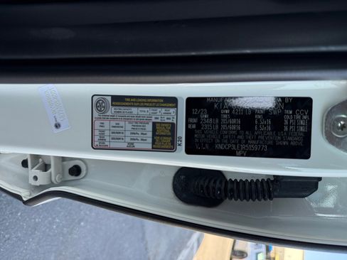 Used 2024 Kia Niro LX FWD image 23