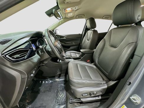 Used 2022 Buick Encore GX Essence FWD image 23