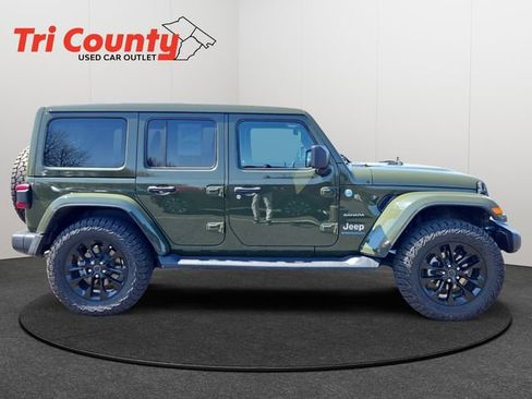 Used 2024 Jeep Wrangler Unlimited Sahara image 9