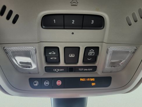Used 2017 Buick LaCrosse Essence w/ Sun and Shade Package FWD image 21