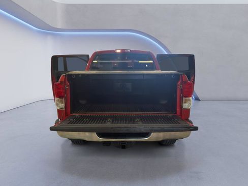 Used 2013 Toyota Tundra 4x4 CrewMax image 12