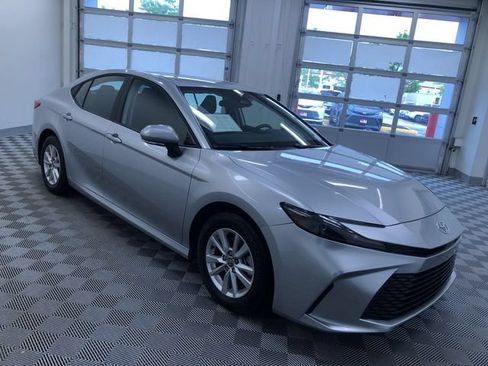 Used 2026 Toyota Camry LE FWD image 36