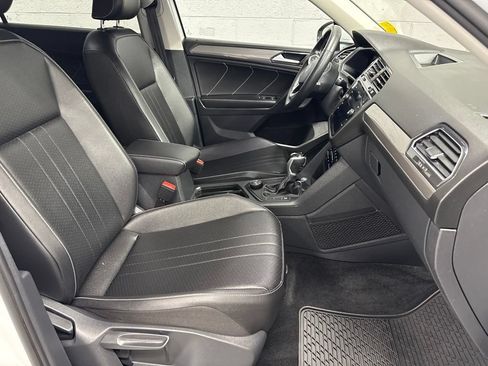 Used 2022 Volkswagen Tiguan SE AWD/4WD image 7