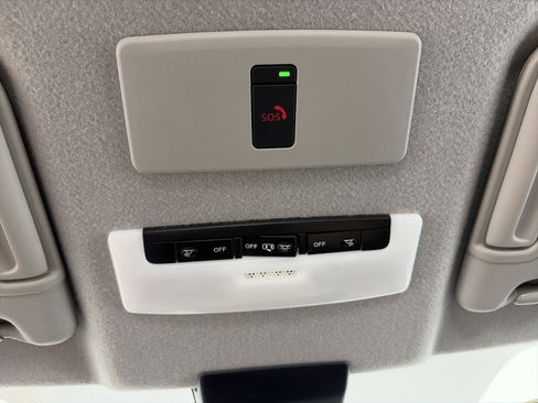 Used 2024 Nissan Kicks SR FWD image 31