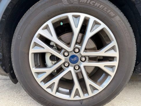 Used 2021 Ford Escape SEL w/ Technology Package FWD image 9