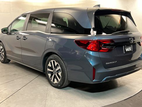 Used 2025 Honda Odyssey EX-L image 3