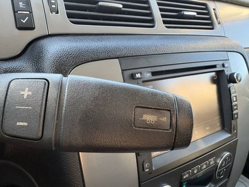 Used 2011 Chevrolet Avalanche LT w/ Suspension Package, Off-Road AWD/4WD image 36