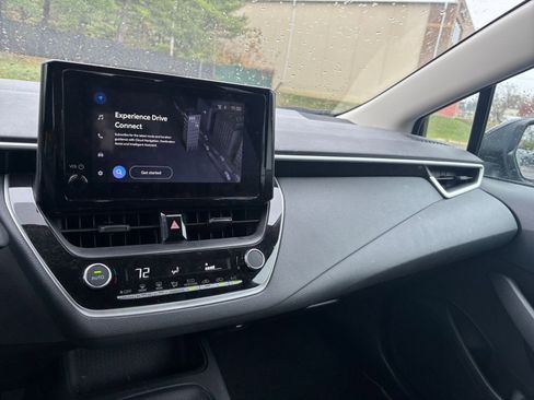 Used 2025 Toyota Corolla LE image 33