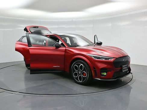 Certified 2023 Ford Mustang Mach-E GT image 38