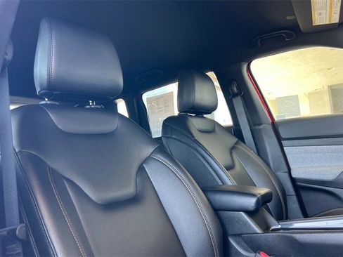 Used 2024 Jeep Compass Latitude image 17