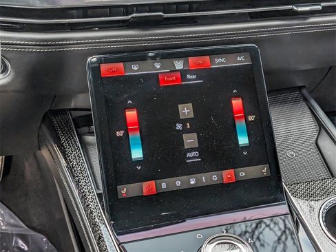 Certified 2025 Cadillac Escalade ESV V image 26