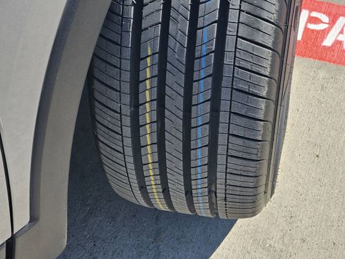 Used 2023 Cadillac XT4 Sport w/ LPO, Onyx Lite Package image 13