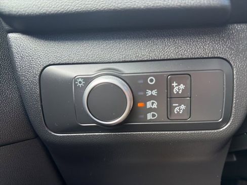 Certified 2020 Ford Escape SE image 18