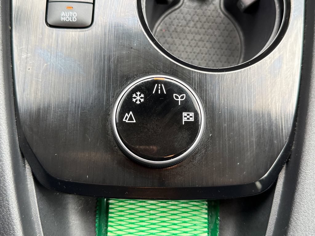 Used 2025 Nissan Rogue SV AWD/4WD image 46