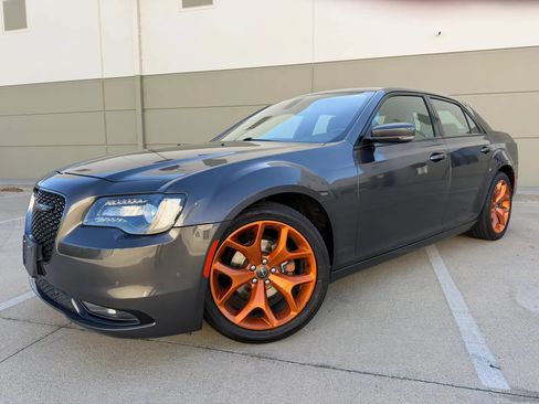 Used 2021 Chrysler 300 S RWD image 1