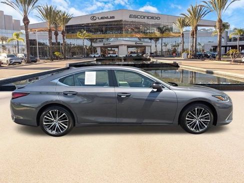 Used 2025 Lexus ES 300h w/ Premium Package FWD image 4