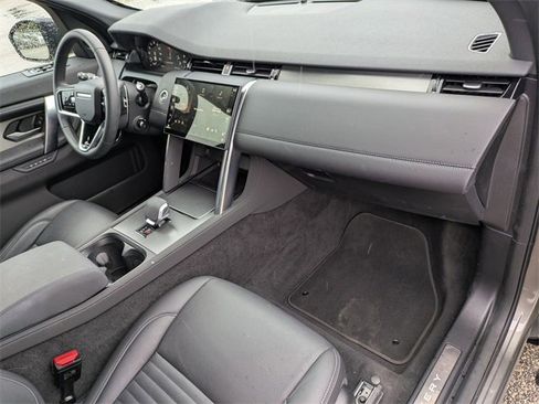 Used 2024 Land Rover Discovery Sport Dynamic SE image 19