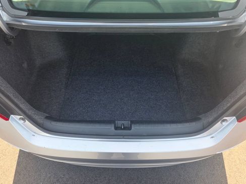 Certified 2018 Honda Accord LX image 13