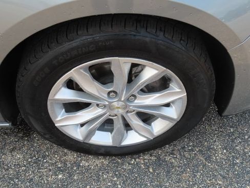 Used 2024 Chevrolet Malibu LT FWD image 12